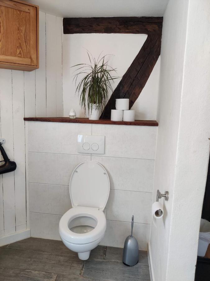 Gemütliche Gästezimmer in einem neu sanierten Fachwerkhaus Sachsenheim Exterior foto