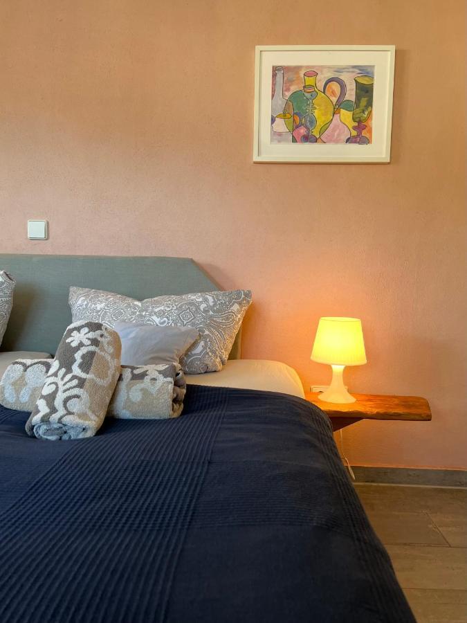 Gemütliche Gästezimmer in einem neu sanierten Fachwerkhaus Sachsenheim Exterior foto
