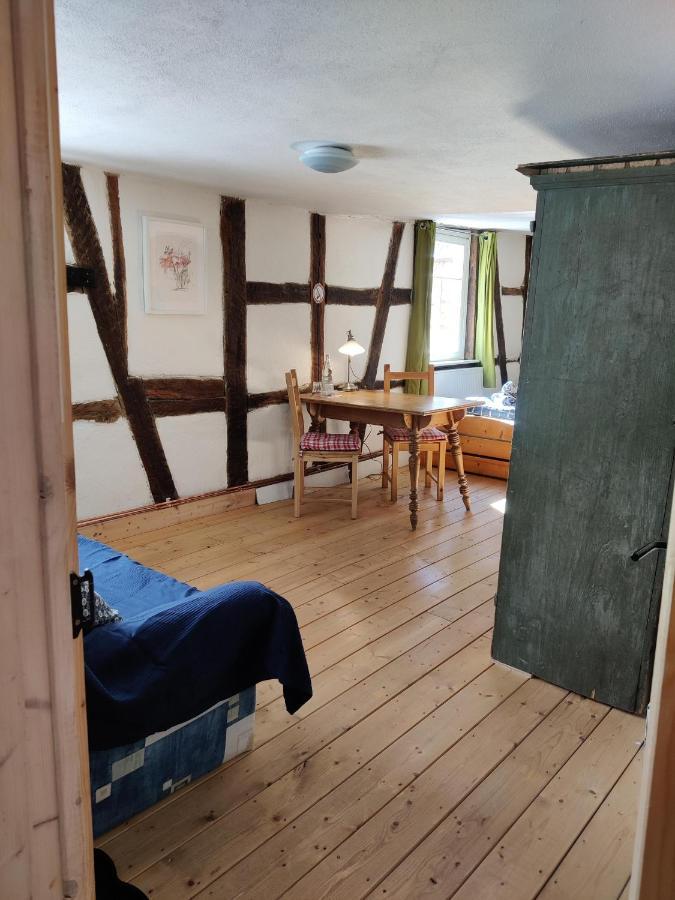Gemütliche Gästezimmer in einem neu sanierten Fachwerkhaus Sachsenheim Exterior foto