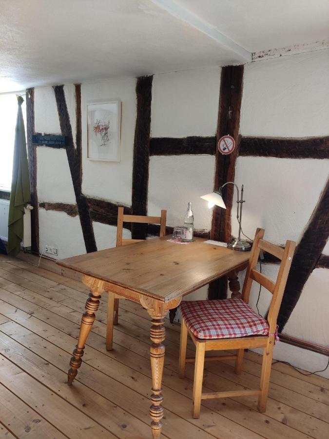 Gemütliche Gästezimmer in einem neu sanierten Fachwerkhaus Sachsenheim Exterior foto