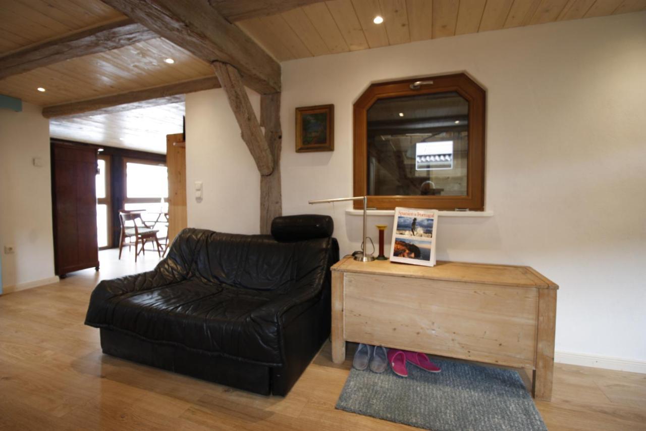Gemütliche Gästezimmer in einem neu sanierten Fachwerkhaus Sachsenheim Exterior foto