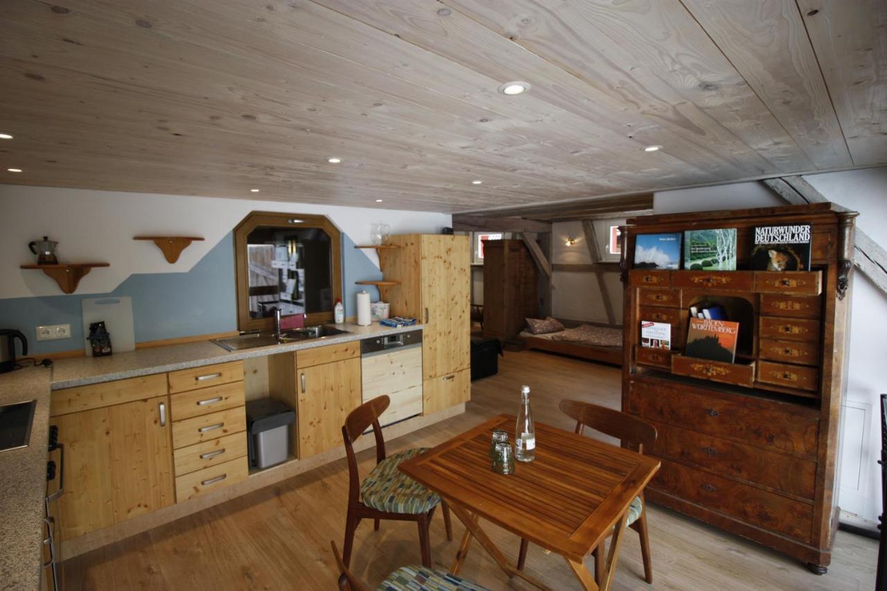 Gemütliche Gästezimmer in einem neu sanierten Fachwerkhaus Sachsenheim Exterior foto