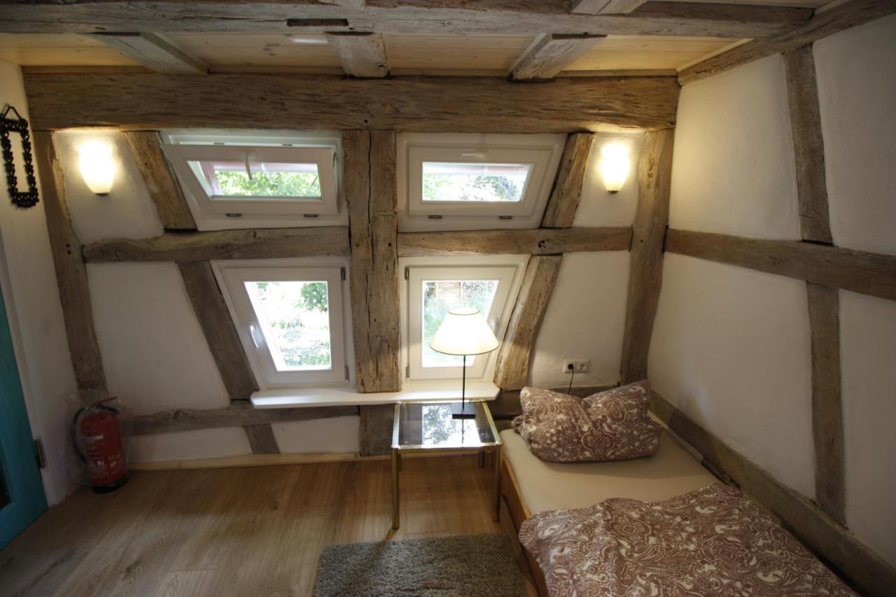 Gemütliche Gästezimmer in einem neu sanierten Fachwerkhaus Sachsenheim Exterior foto