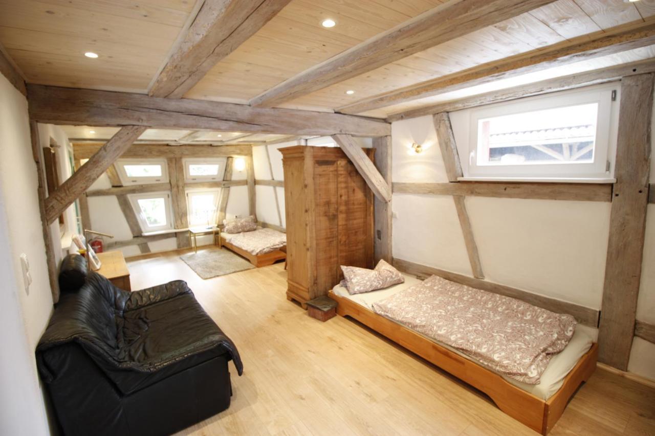 Gemütliche Gästezimmer in einem neu sanierten Fachwerkhaus Sachsenheim Exterior foto