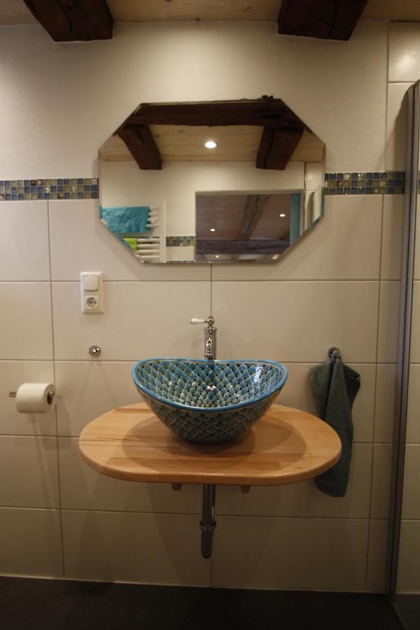 Gemütliche Gästezimmer in einem neu sanierten Fachwerkhaus Sachsenheim Exterior foto