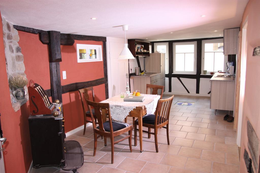 Gemütliche Gästezimmer in einem neu sanierten Fachwerkhaus Sachsenheim Exterior foto